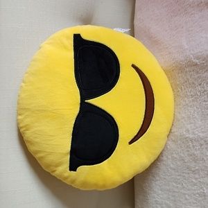 Smiley Face w/Shades Pillow